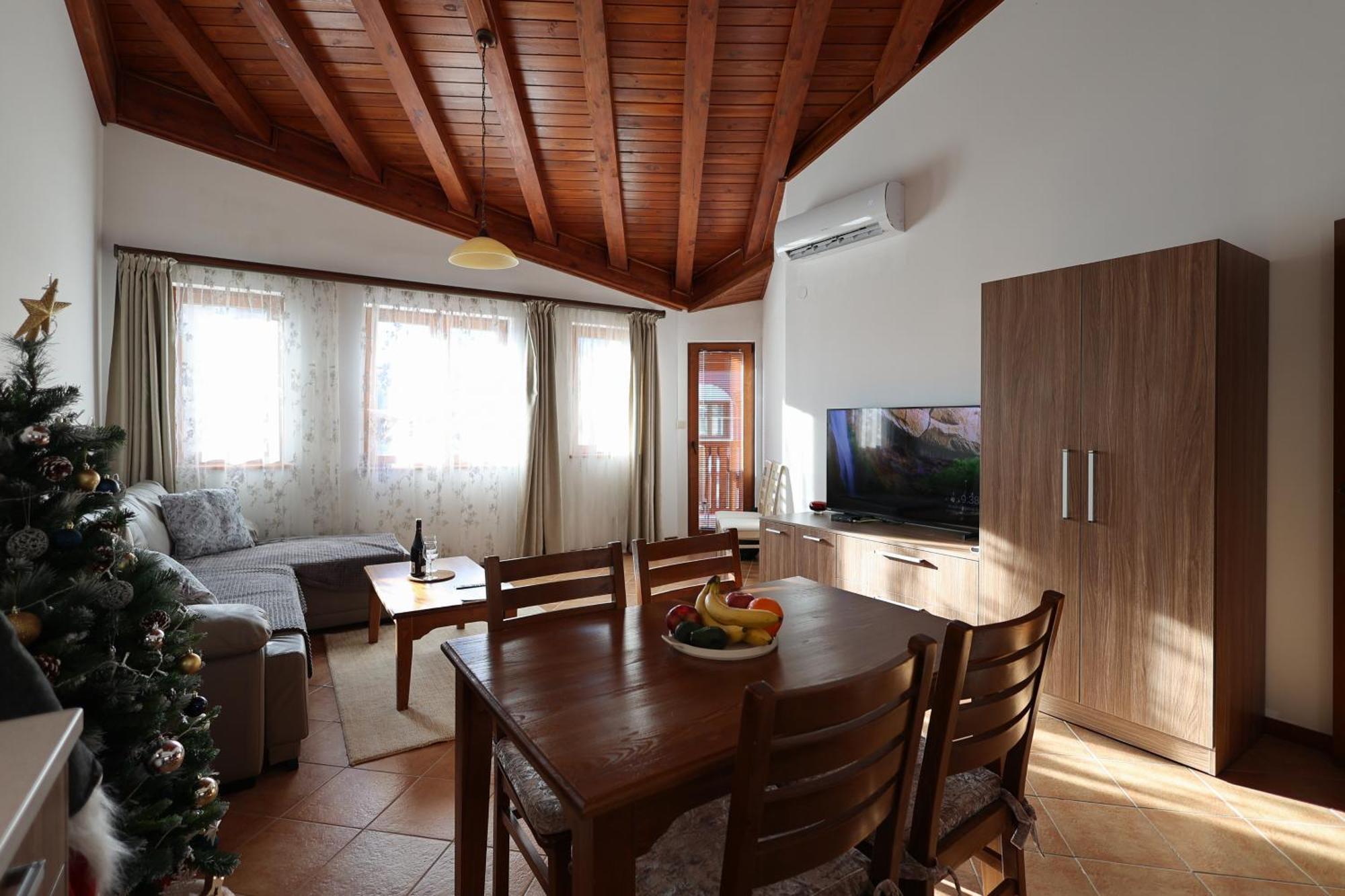 Pirin Golf Mountain View Retreat Διαμέρισμα Ράζλογκ Εξωτερικό φωτογραφία