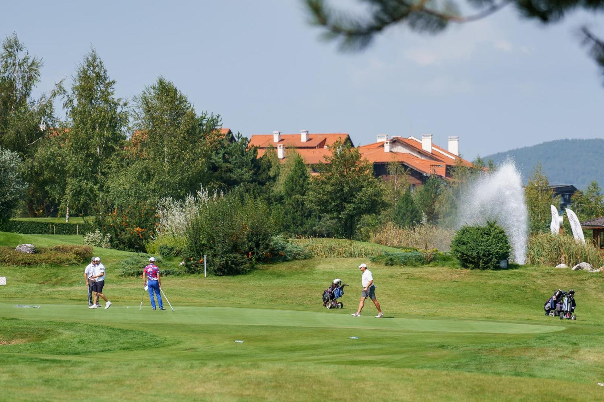 Pirin Golf Mountain View Retreat Διαμέρισμα Ράζλογκ Εξωτερικό φωτογραφία